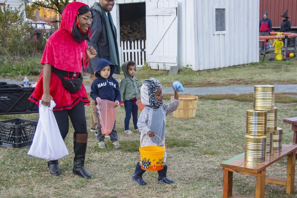 Halloween hayride at Frying Pan Farm Park
